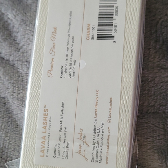 Lavaa faux mink lashes. - Picture 2 of 2